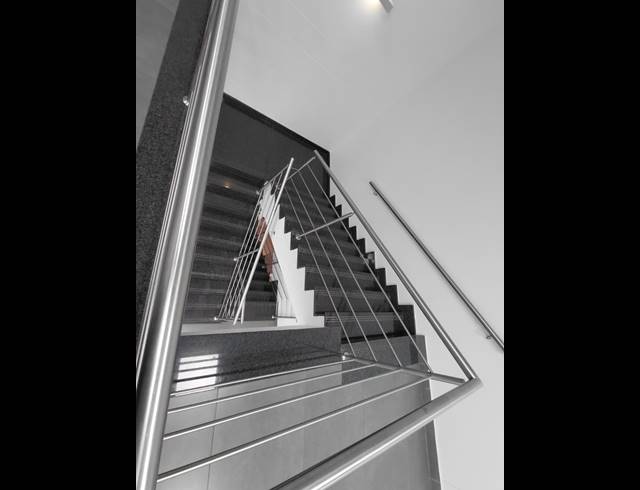 107M² OFFICE TO LET IN NOORDWYK